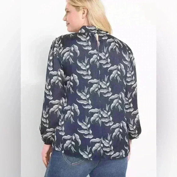 Lane Bryant Business Casual Blouse Mock Neck with Twist Cutout NWT Size 24 - Picture 3 of 16